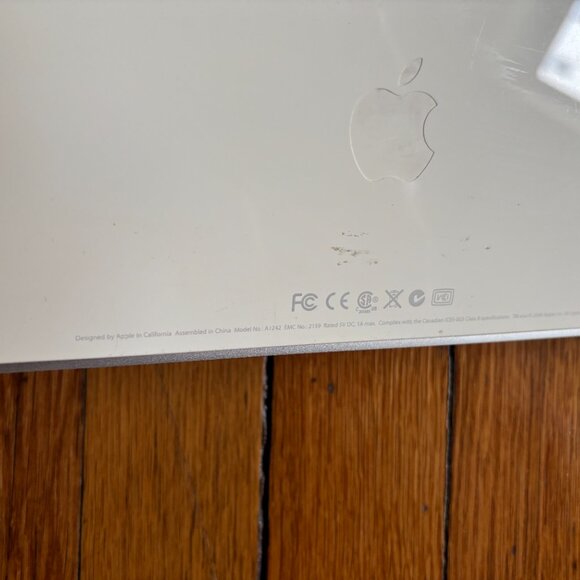 Apple: A1242 Ultra Thin Aluminum Wired Keyboard - Picture 4 of 6